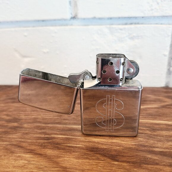 1996 Zippo Lighter, High Gloss Mirror Finish, Chrome With $ Dollar Sign Made USA - Picture 4 of 10